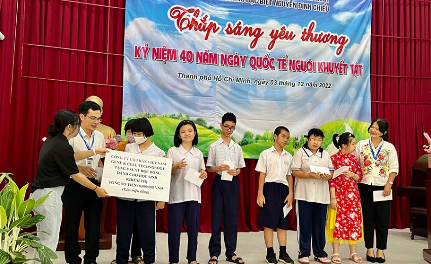 VGCT trao tặng học bổng cho trẻ em khuyết tật trường phổ thông đặc biệt Nguyễn Đình Chiểu.