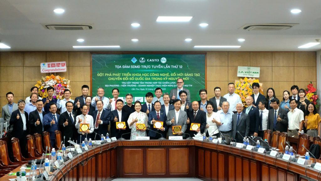 CT GROUP VÀ ĐẠI HỌC CẦN THƠ KÝ KẾT HỢP TÁC ĐÀO TẠO, NGHIÊN CỨU CÔNG NGHỆ SINH HỌC TRONG NÔNG NGHIỆP VÙNG ĐỒNG BẰNG SÔNG CỬU LONG